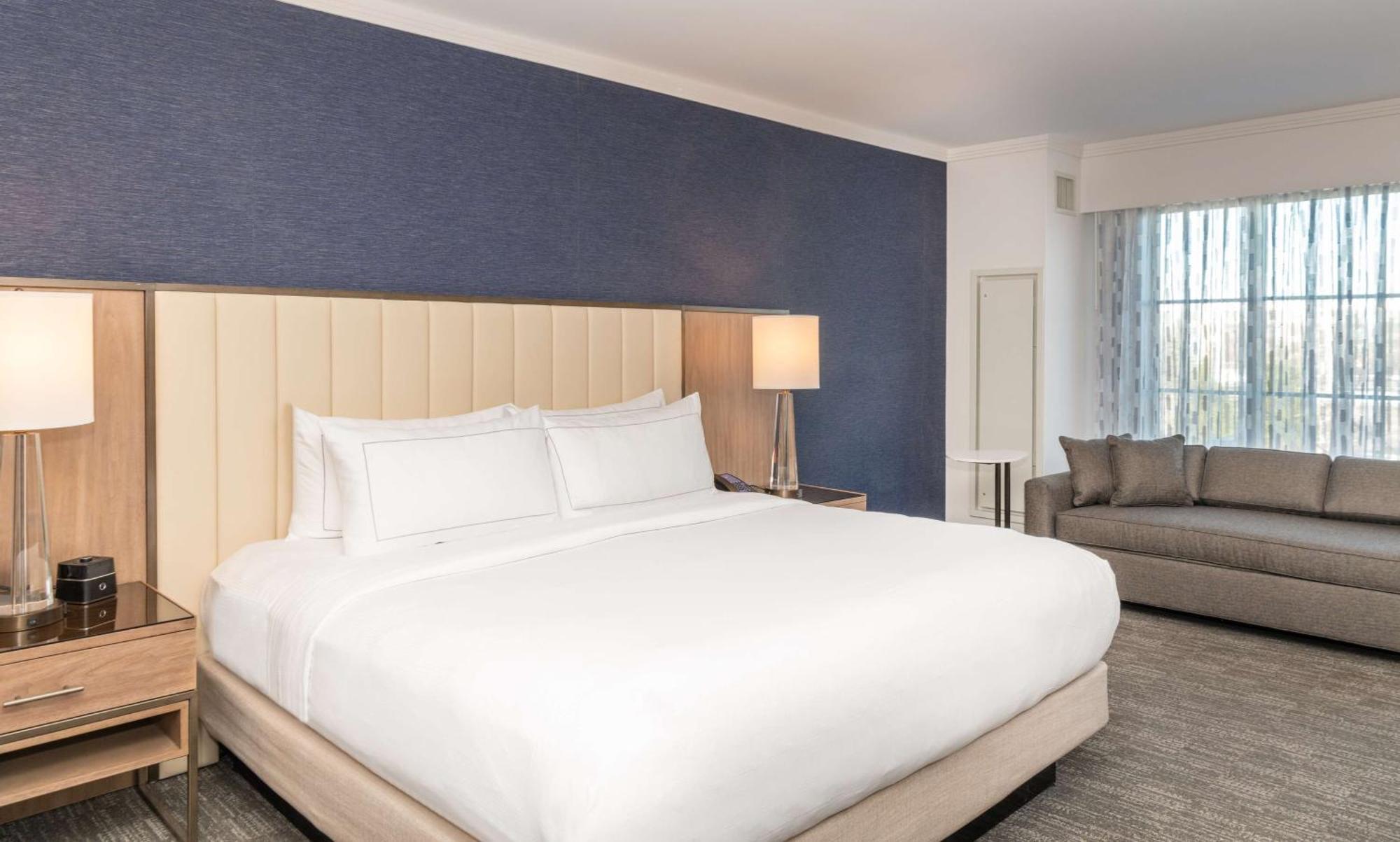 Отель Hilton Columbus/Polaris Экстерьер фото