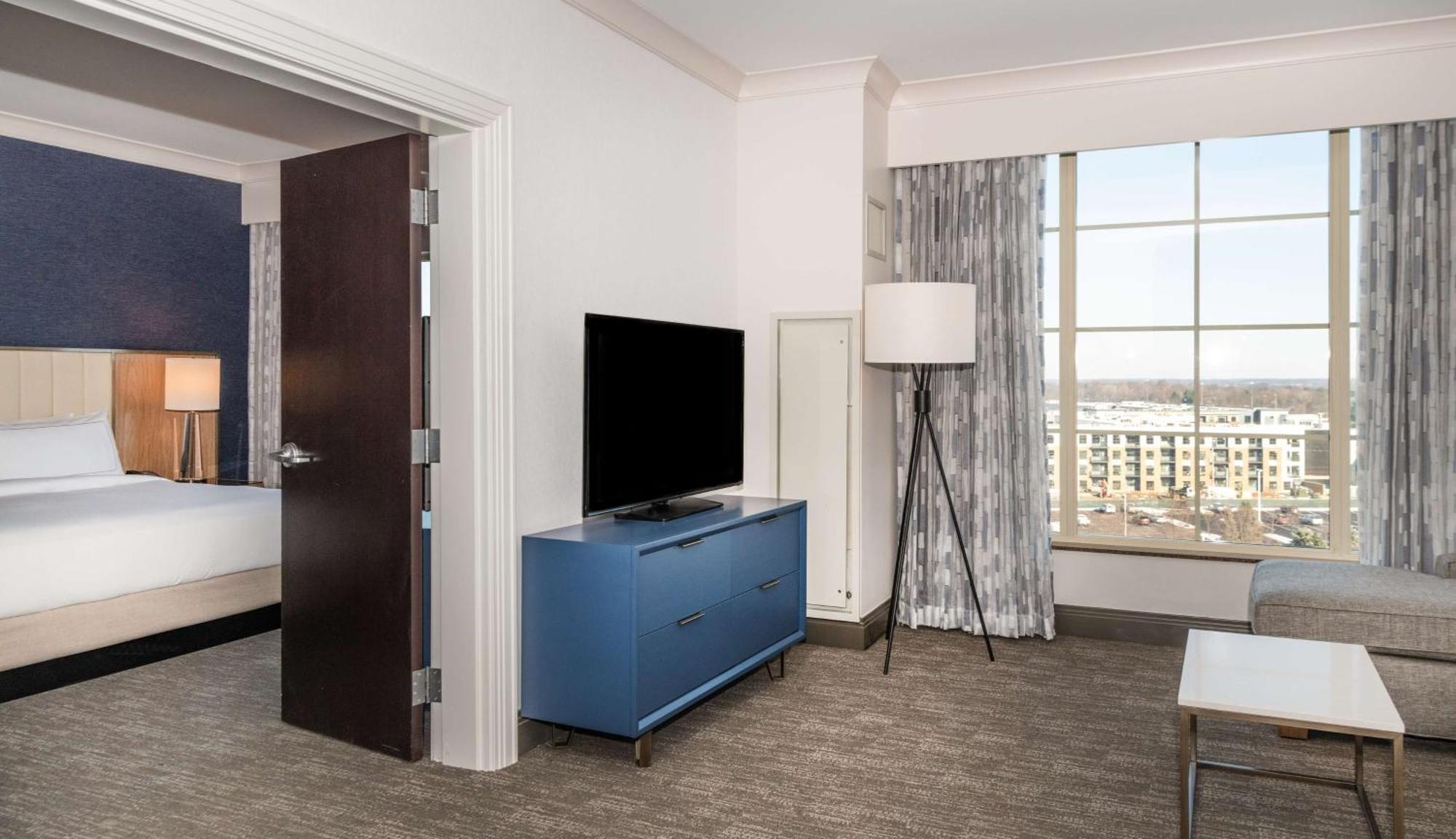Отель Hilton Columbus/Polaris Экстерьер фото