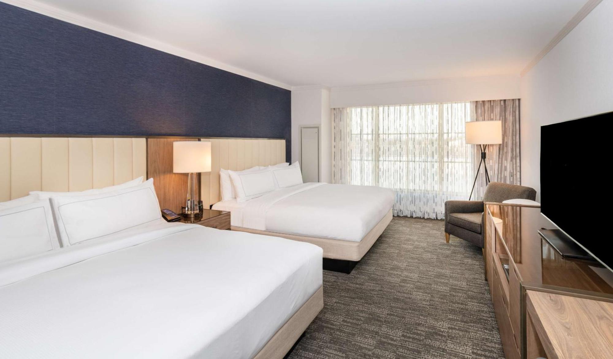 Отель Hilton Columbus/Polaris Экстерьер фото